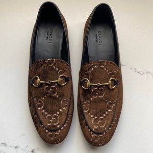 Beautiful chocolate suede Gucci loafers! Brand new condition.